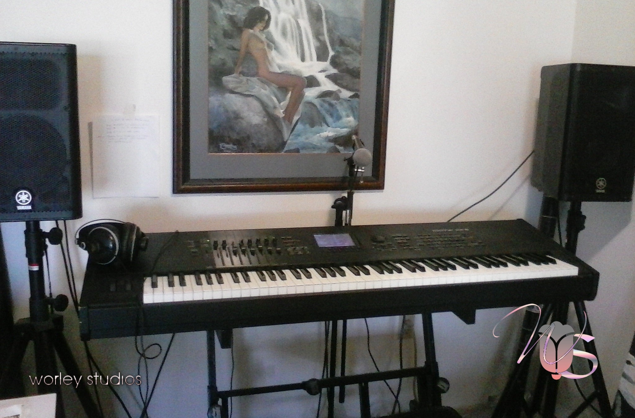 How to Layer Voices Play Multiple Instruments in Song Mode with Moti Worley Studios