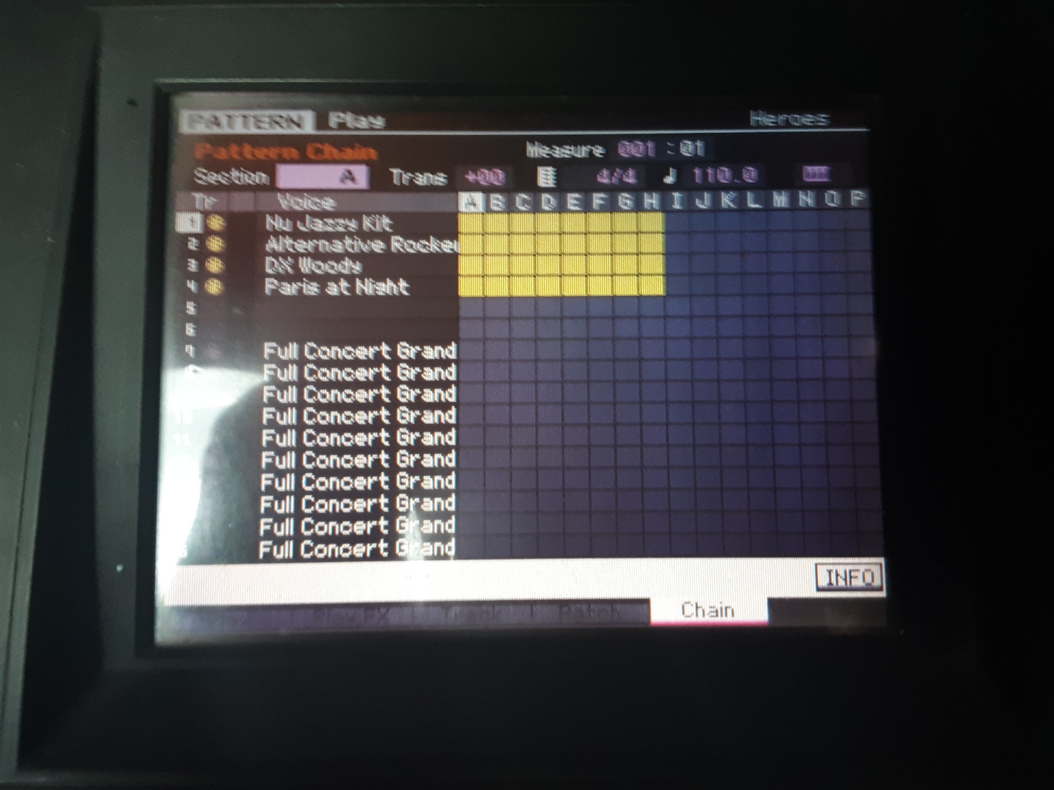 How to program a song in pattern mode with Yamaha Motif XF 8